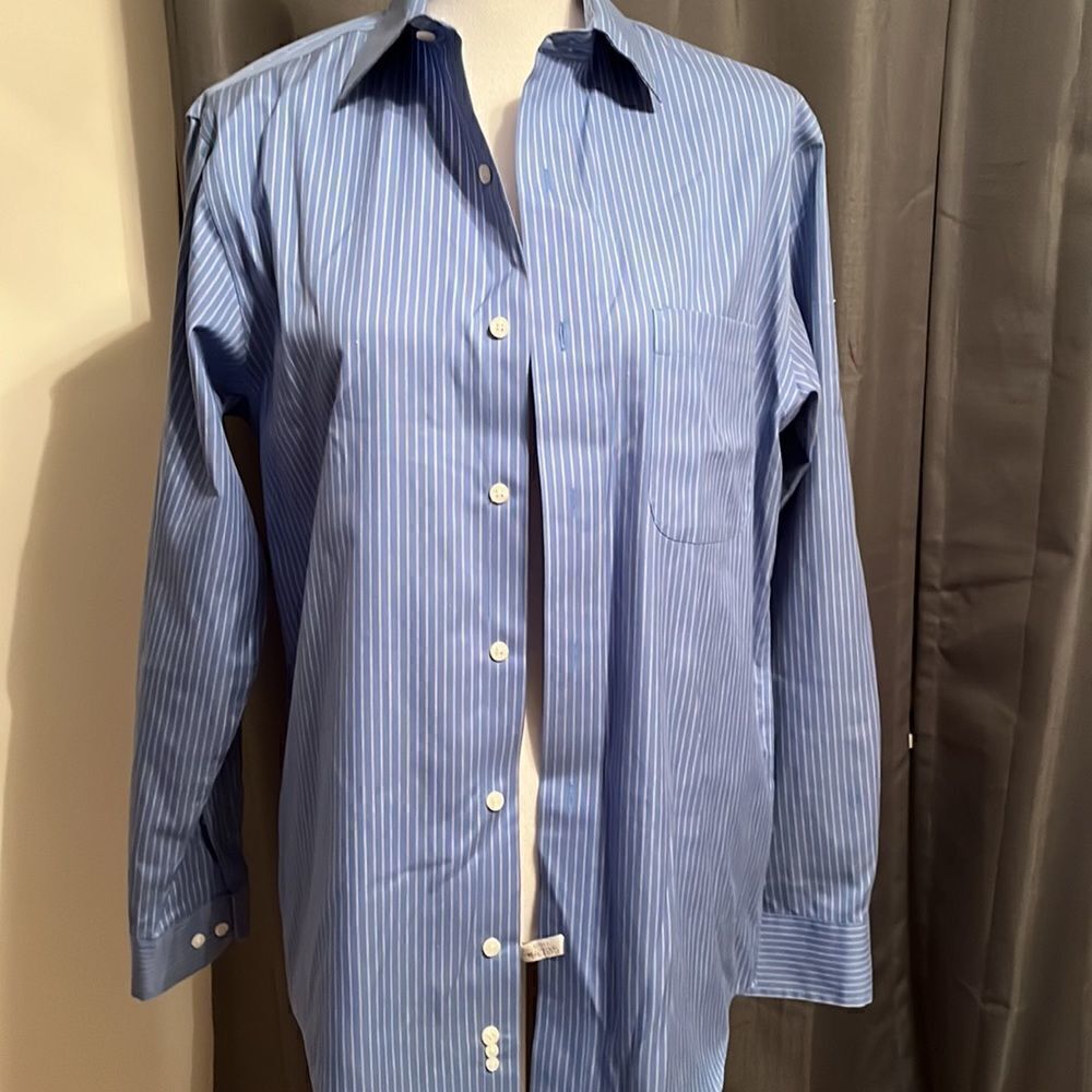 𝅺CROFT & Barrow Pinpoint Cotton Long Sleeved Button Down Collared Dress Shirt.